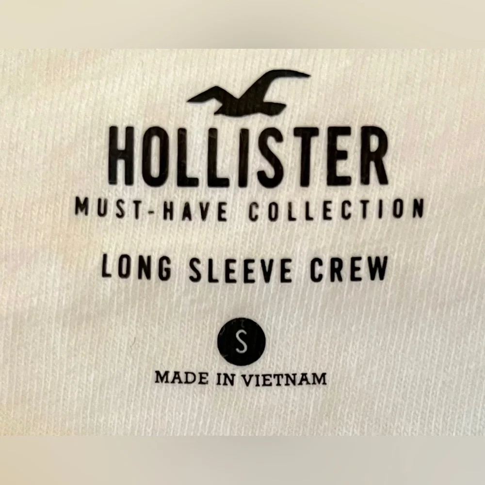 Hollister Long Sleeve Tee. Size Men’s S. Color White and Grey. - Picture 3 of 3